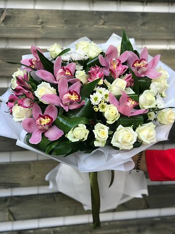 Букет цветов из: Розы и Хризантемы в Головино