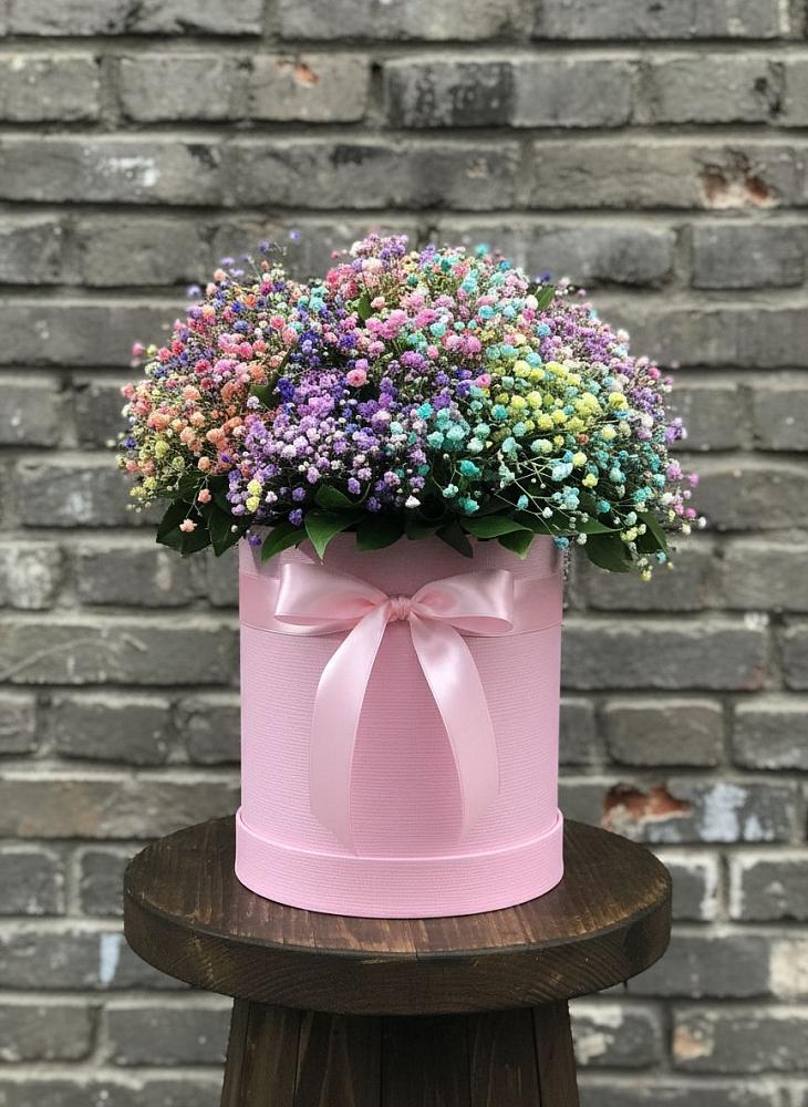 Цветочная композиция из Гипсофила и Розы в шляпной коробке в Головино