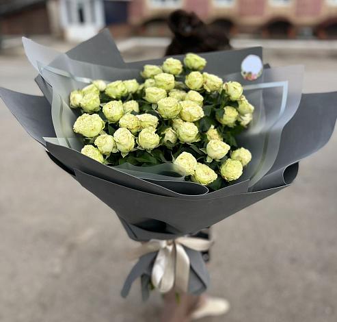 Букет Белые кустовые розы Солинеро в Головино
