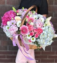 Композиция солнечный день в Головино Цветочная композиция из Розы, Хризантемы, Пионы и Лизиантусы в корзине в Головино