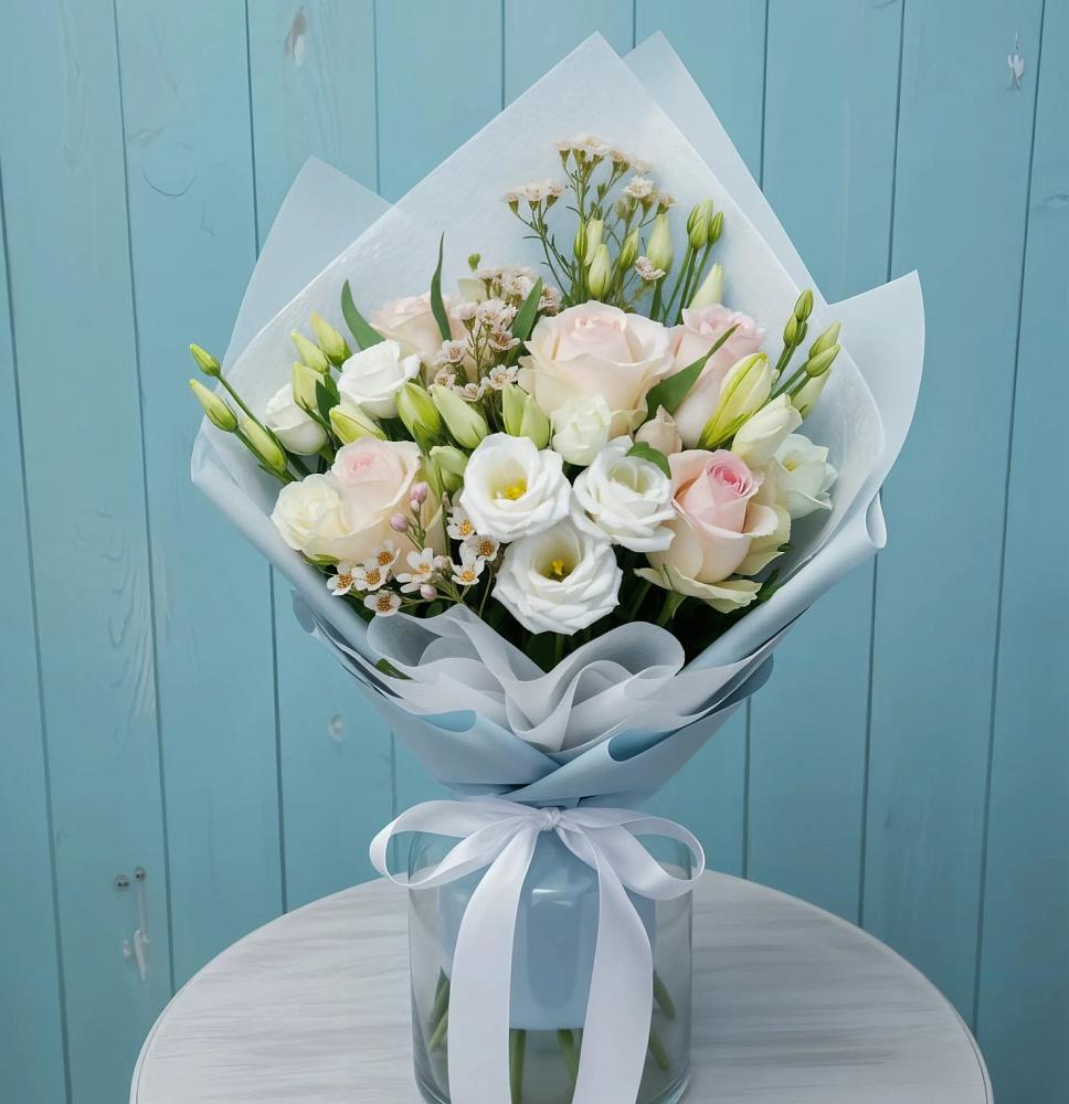 Букет цветов из: Розы и Лизиантусы в Головино