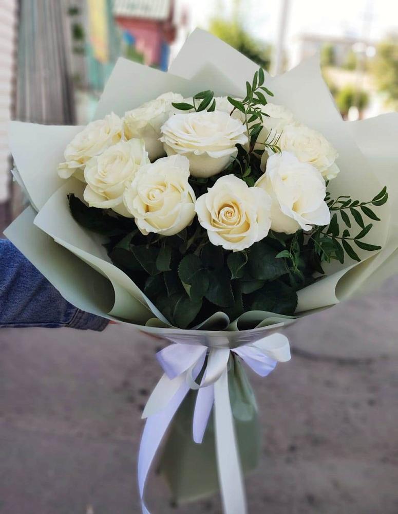 Букет Белые розы Проуд в Головино