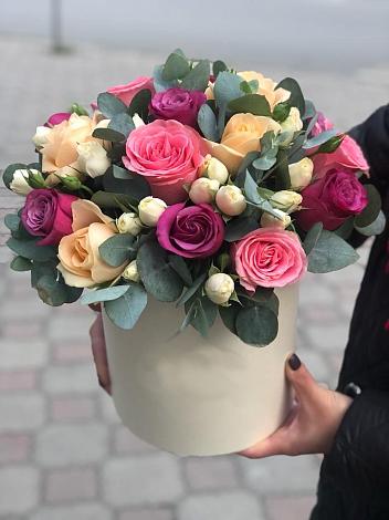 Цветочная композиция из Розы в шляпной коробке в Головино