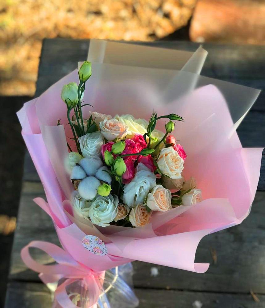 Букет цветов из: Розы и Лизиантусы в Головино