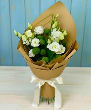 Букет цветов из:  Хризантемы и Лизиантусы в Головино