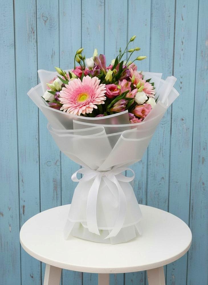 Букет цветов из: Герберы, Альстромерии и Лизиантусы в Головино