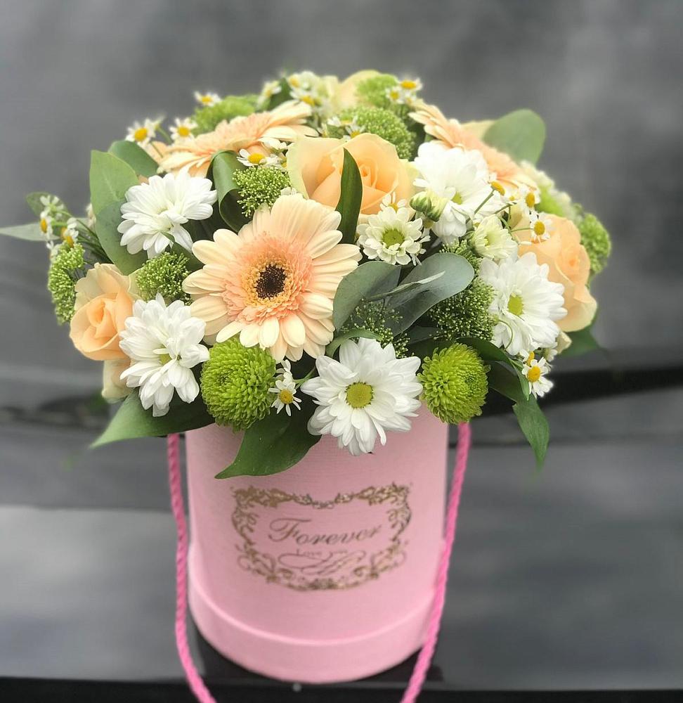 Цветочная композиция из Розы, Герберы и Хризантемы в шляпной коробке в Головино